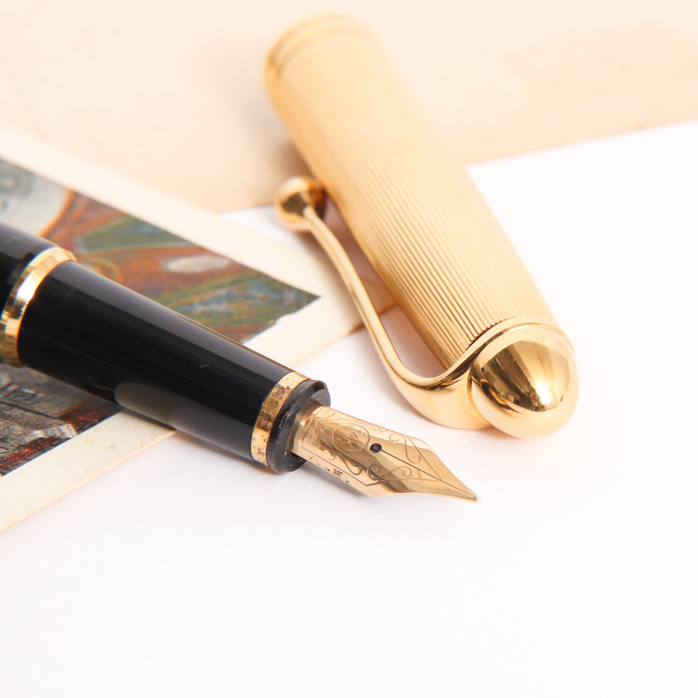 Aurora-88-Black-Resin-&-Gold-Plated-Fountain-Pen-Nib-Details