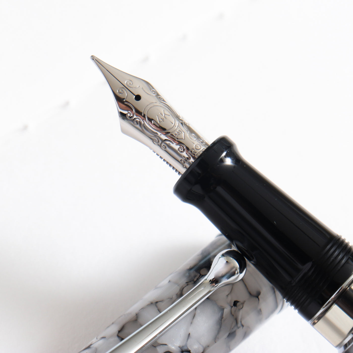 Optima Auroloide Nero Perla Fountain Pen