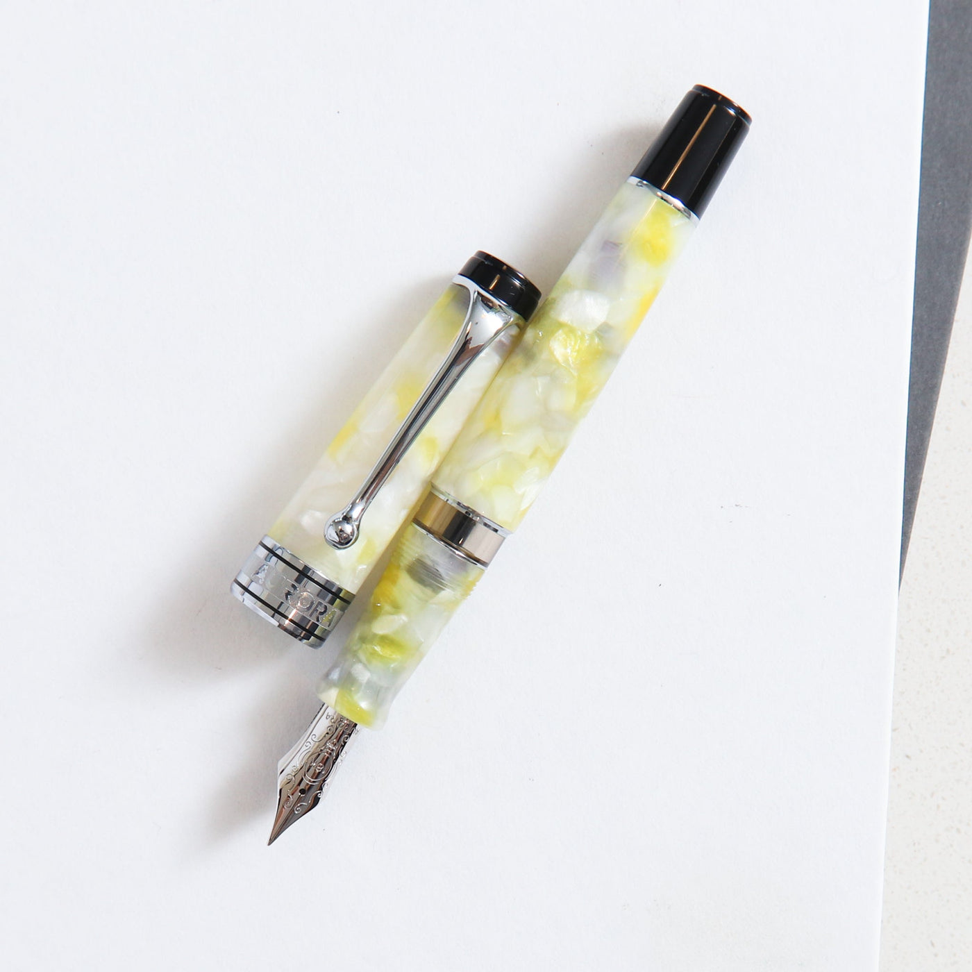 Aurora Luce Bianca Fountain Pen