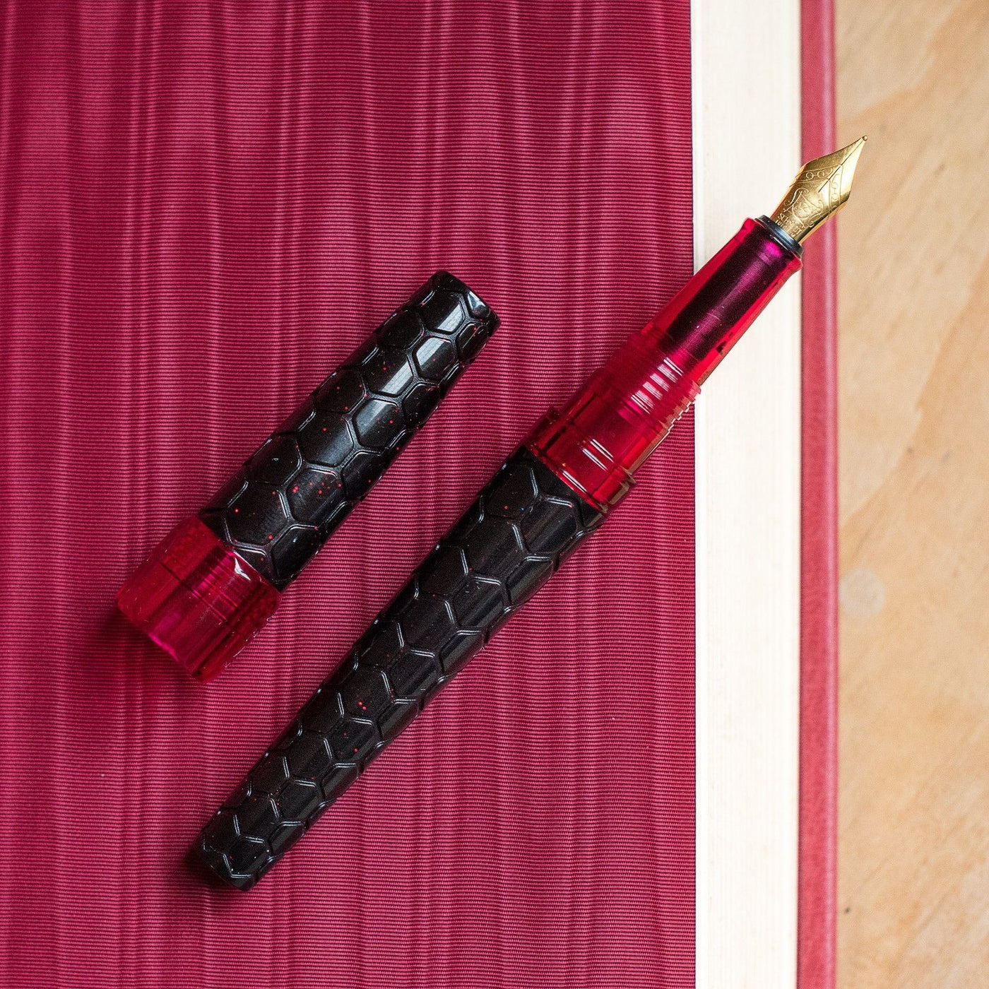 BENU Hexagon Collection F Black & Red Fountain Pen-BENU-Truphae