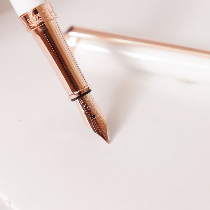 CARAN'd ACHE Leman Bicolor ROSE ボールペン Caran d'Ache Léman Slim White Rose Gold Ballpoint - Ballpoint
