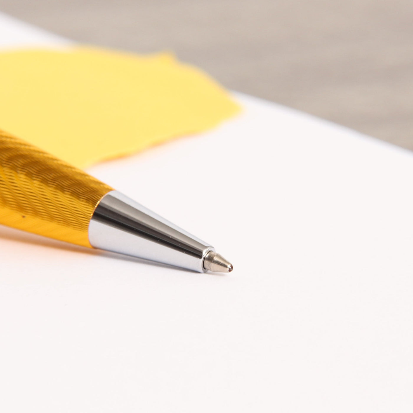 Conklin-Herringbone-Signature-Yellow-Ballpoint-Pen-Tip