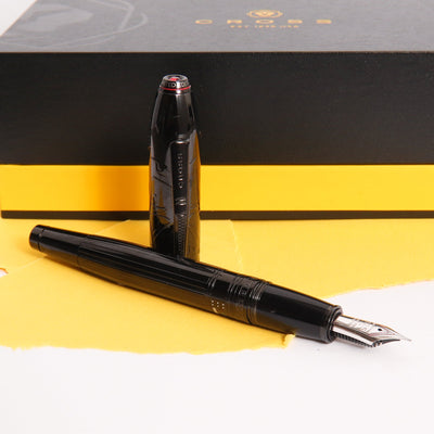 Cross-Peerless-Star-Wars-Darth-Vader-Fountain-Pen-Uncapped