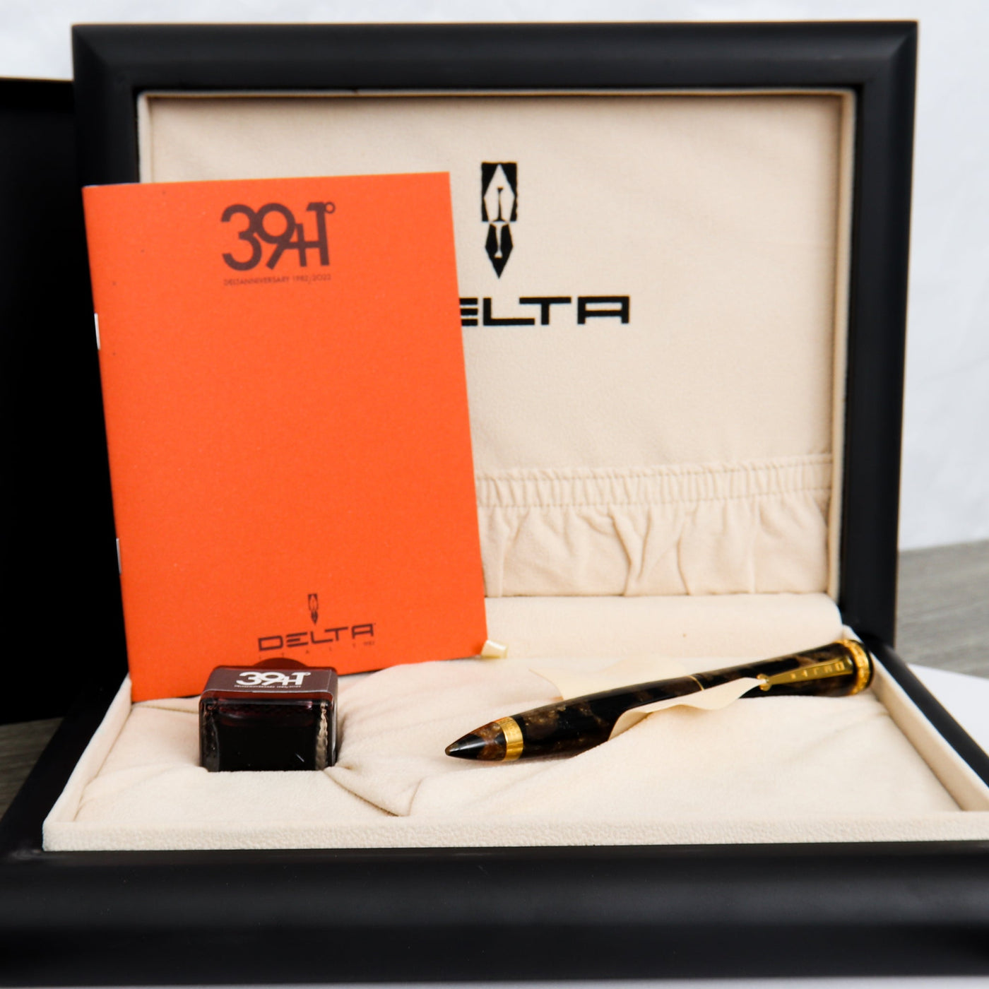 Delta 39+1 Limited Edition Celluloid Fountain Pen And Ink