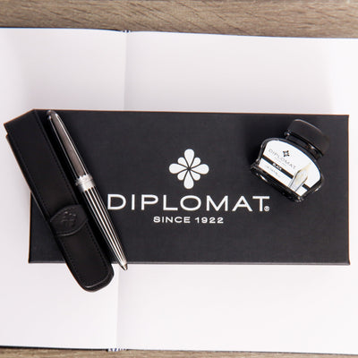 Diplomat Aero Black Stripes Fountain Pen Gift Set Pen Ink And Leather Case