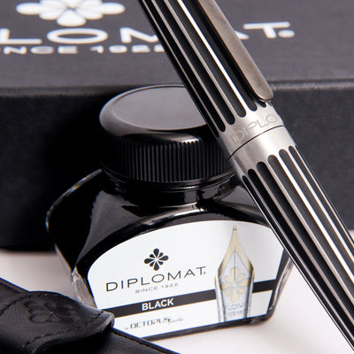 Diplomat Aero Black Stripes Fountain Pen Gift Set With Bottle Of Ink