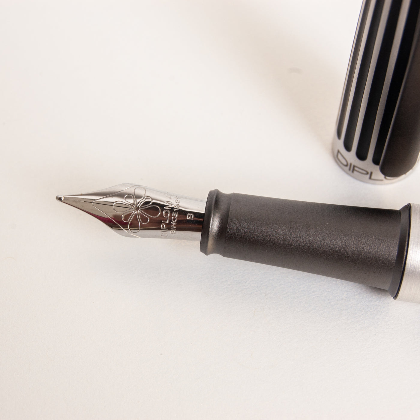 Diplomat Aero Black Stripes Fountain Pen