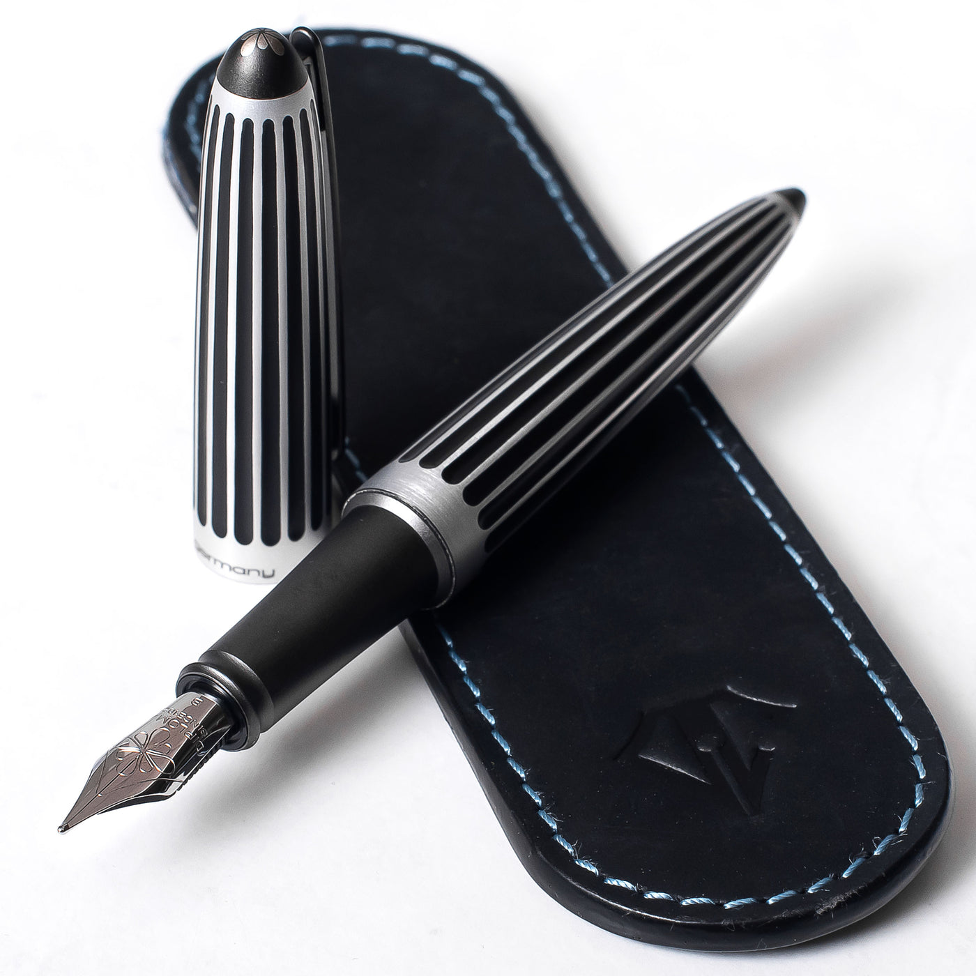 Diplomat Aero Black Stripes Fountain Pen