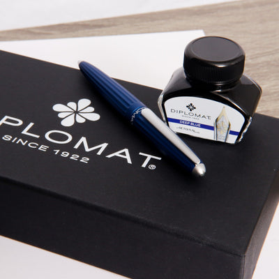 Diplomat-Aero-Blue-Fountain-Pen-Gift-Set-Box