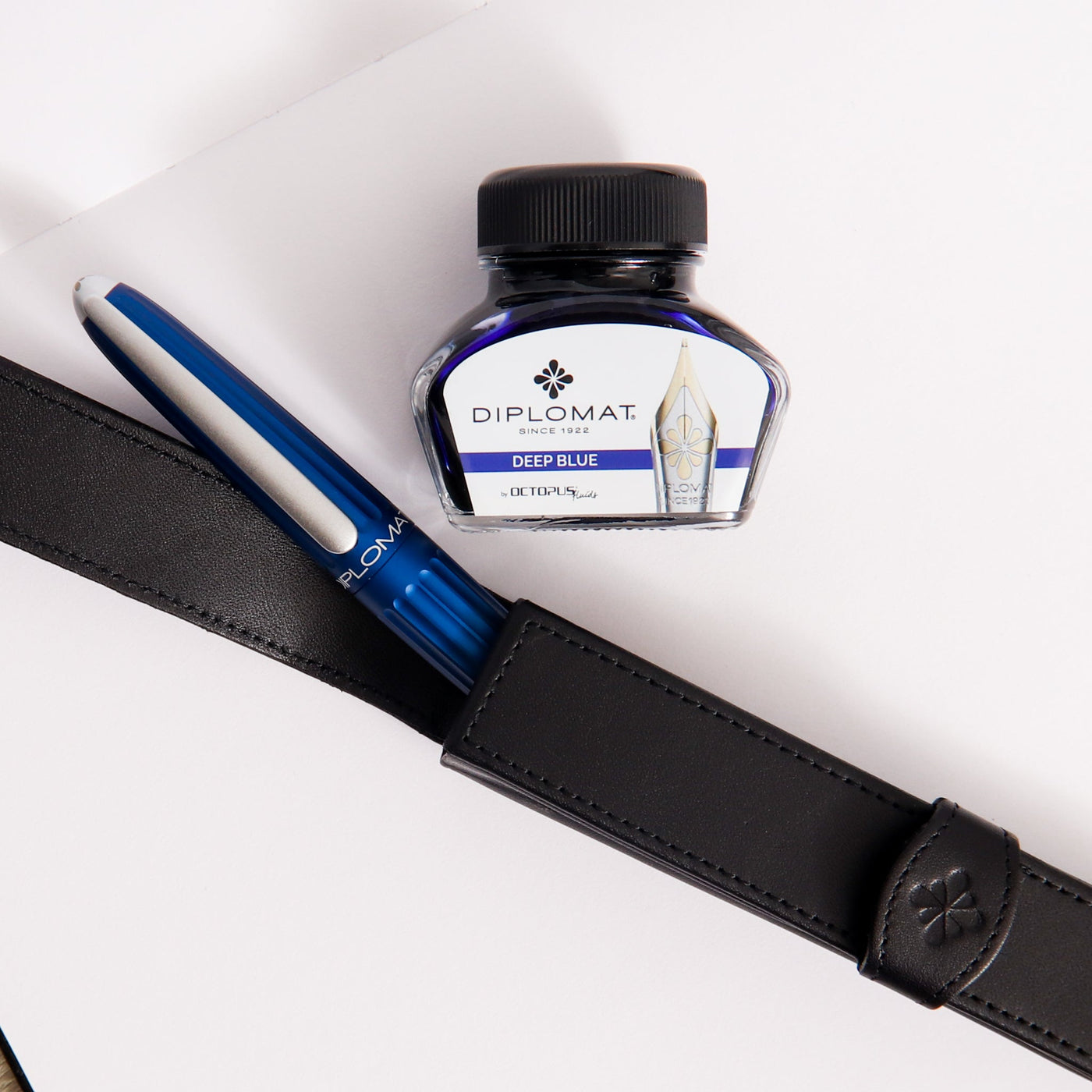 Diplomat-Aero-Blue-Fountain-Pen-Gift-Set-Pen-In-Case