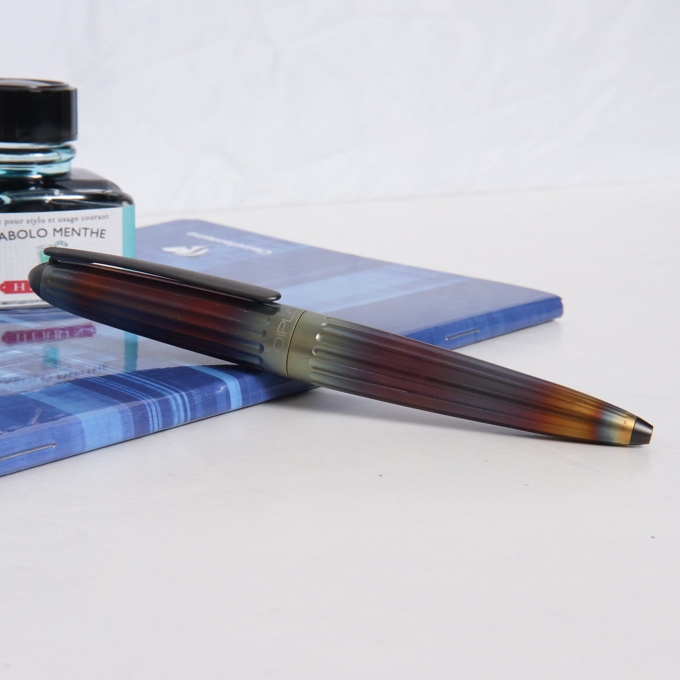 Diplomat Aero Flame EasyFlow Ballpoint Pen Closed