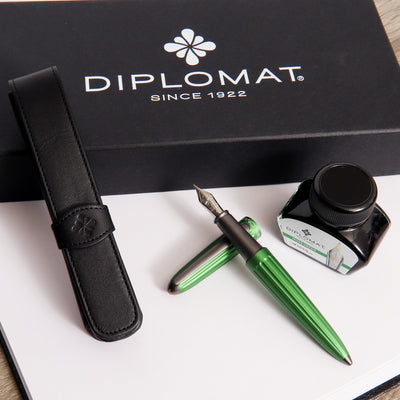 Diplomat-Aero-Green-Fountain-Pen-Gift-Set-Case-Pen-And-Ink