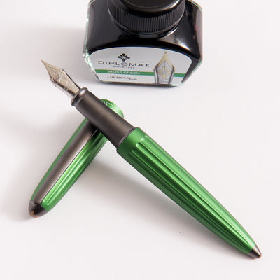 Diplomat-Aero-Green-Fountain-Pen-Gift-Set