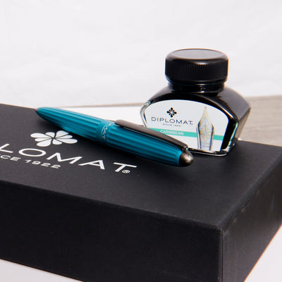 Diplomat-Aero-Turquoise-Fountain-Pen-Gift-Set-Box