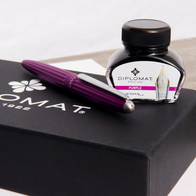 Diplomat-Aero-Violet-Fountain-Pen-Gift-Set-Box