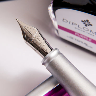 Diplomat-Aero-Violet-Fountain-Pen-Gift-Set-Steel-Nib