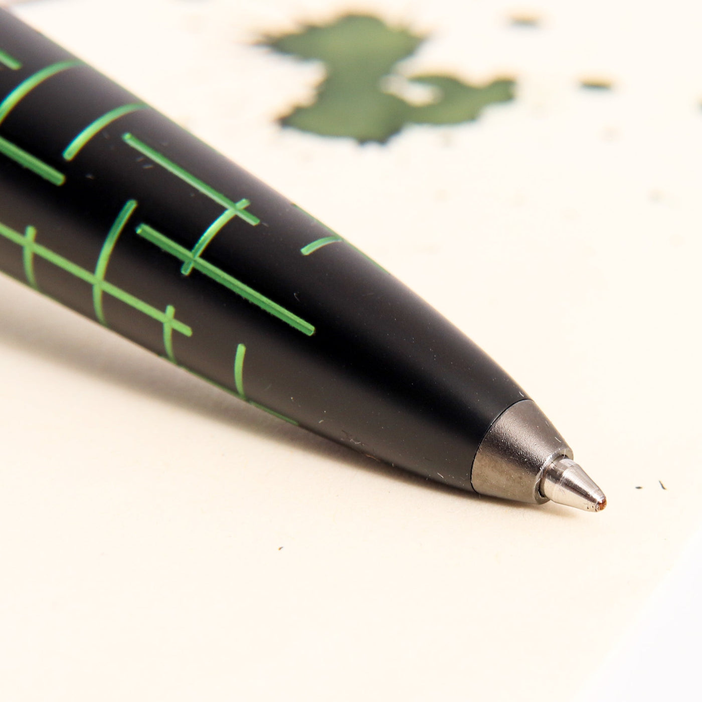 Diplomat-Elox-Matrix-Green-Black-Ballpoint-Pen-Tip