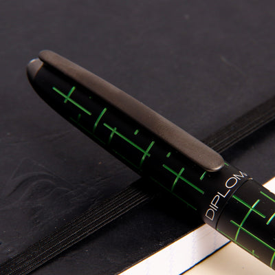 Diplomat-Elox-Matrix-Green-Black-Fountain-Pen-Clip