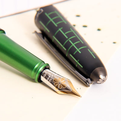 Diplomat-Elox-Matrix-Green-Black-Fountain-Pen-Nib-Details