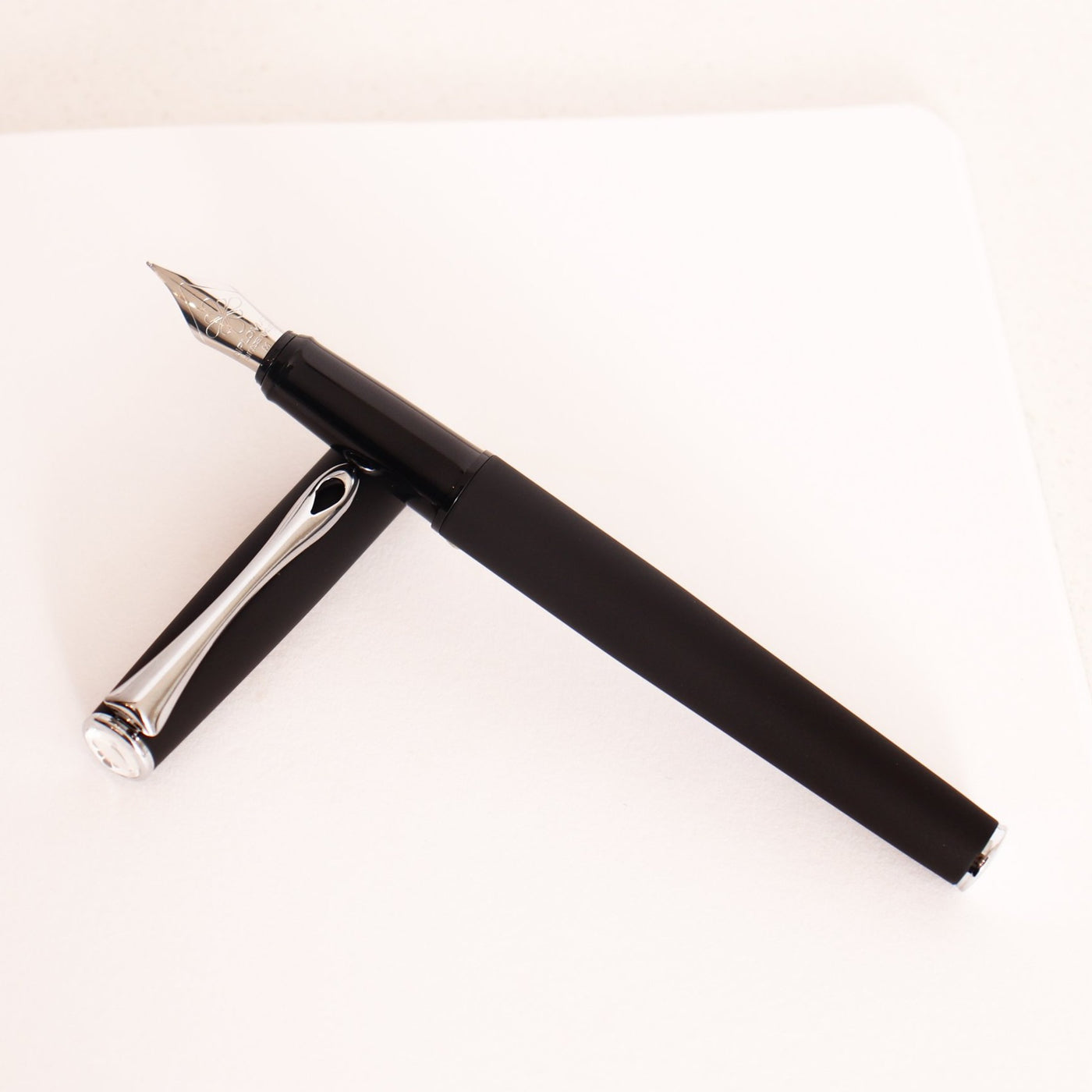 Diplomat Esteem Lapis Black Fountain Pen