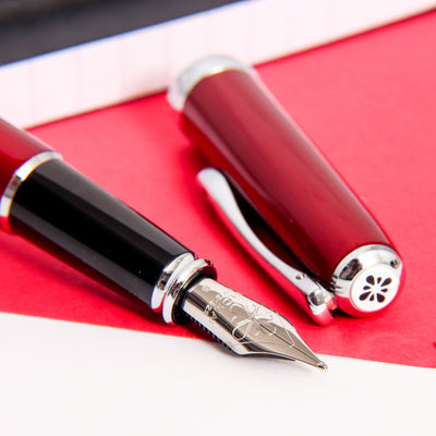 Diplomat-Excellence-A2-Magma-Red-Fountain-Pen-Nib-Details
