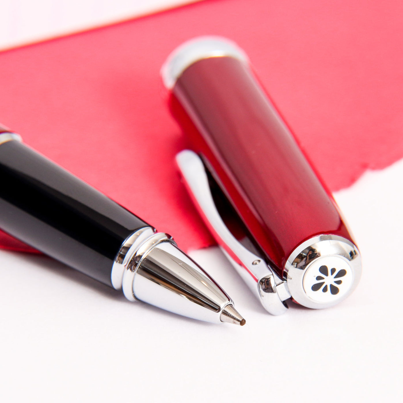 Diplomat-Excellence-A2-Magma-Red-Rollerball-Pen-Tip-Details