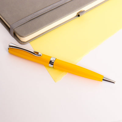 Diplomat-Excellence-A2-Yellow-Chrome-Ballpoint-Pen-Closed