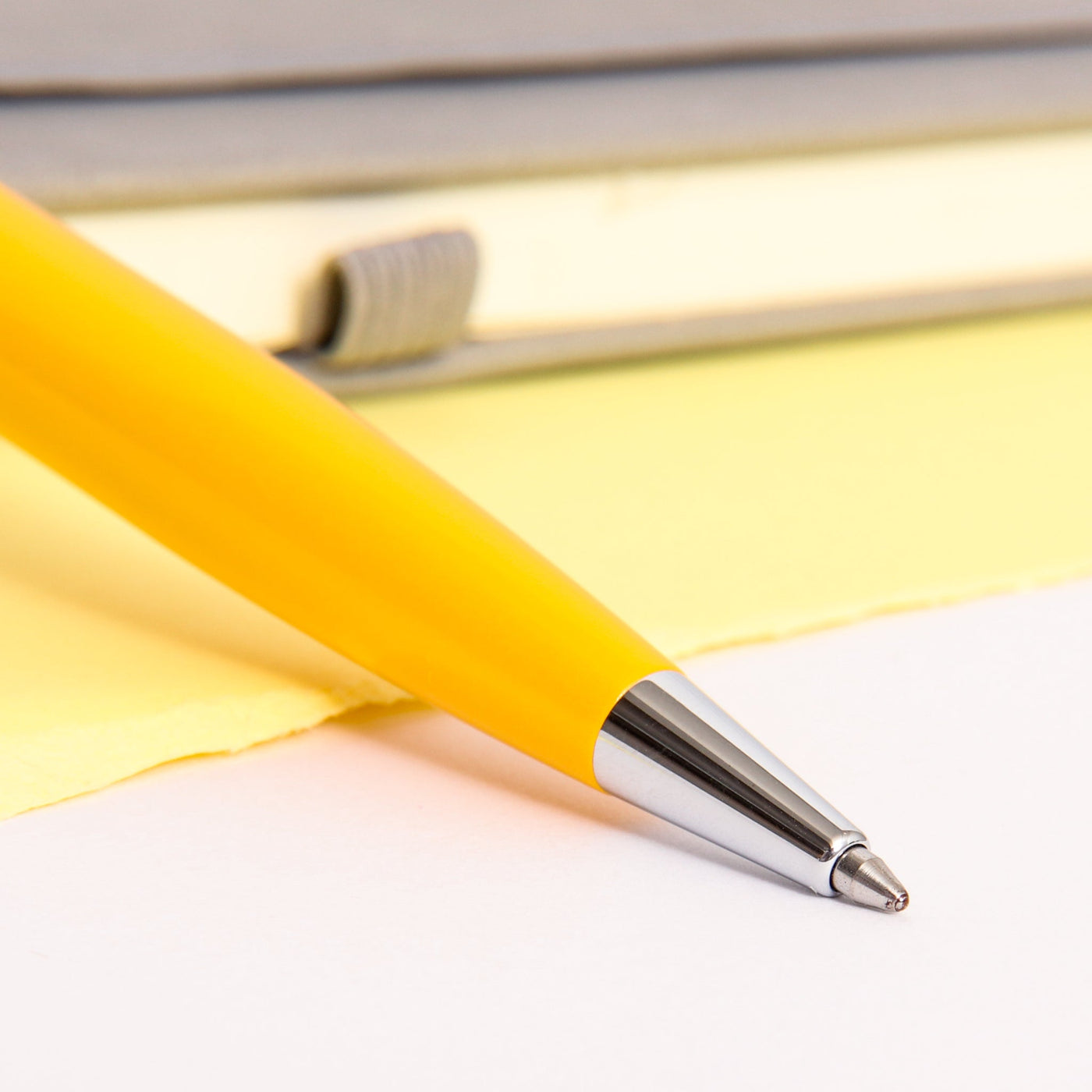 Diplomat-Excellence-A2-Yellow-Chrome-Ballpoint-Pen-Tip