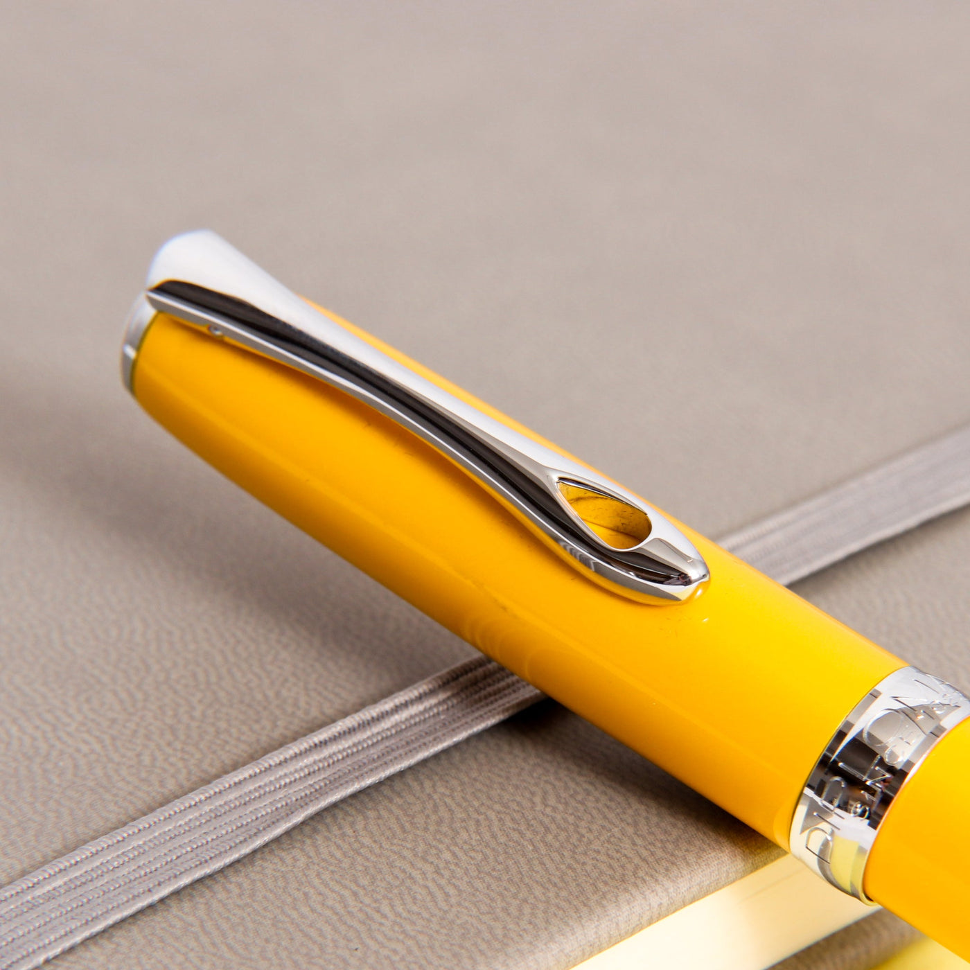 Diplomat-Excellence-A2-Yellow-Chrome-Fountain-Pen-Clip