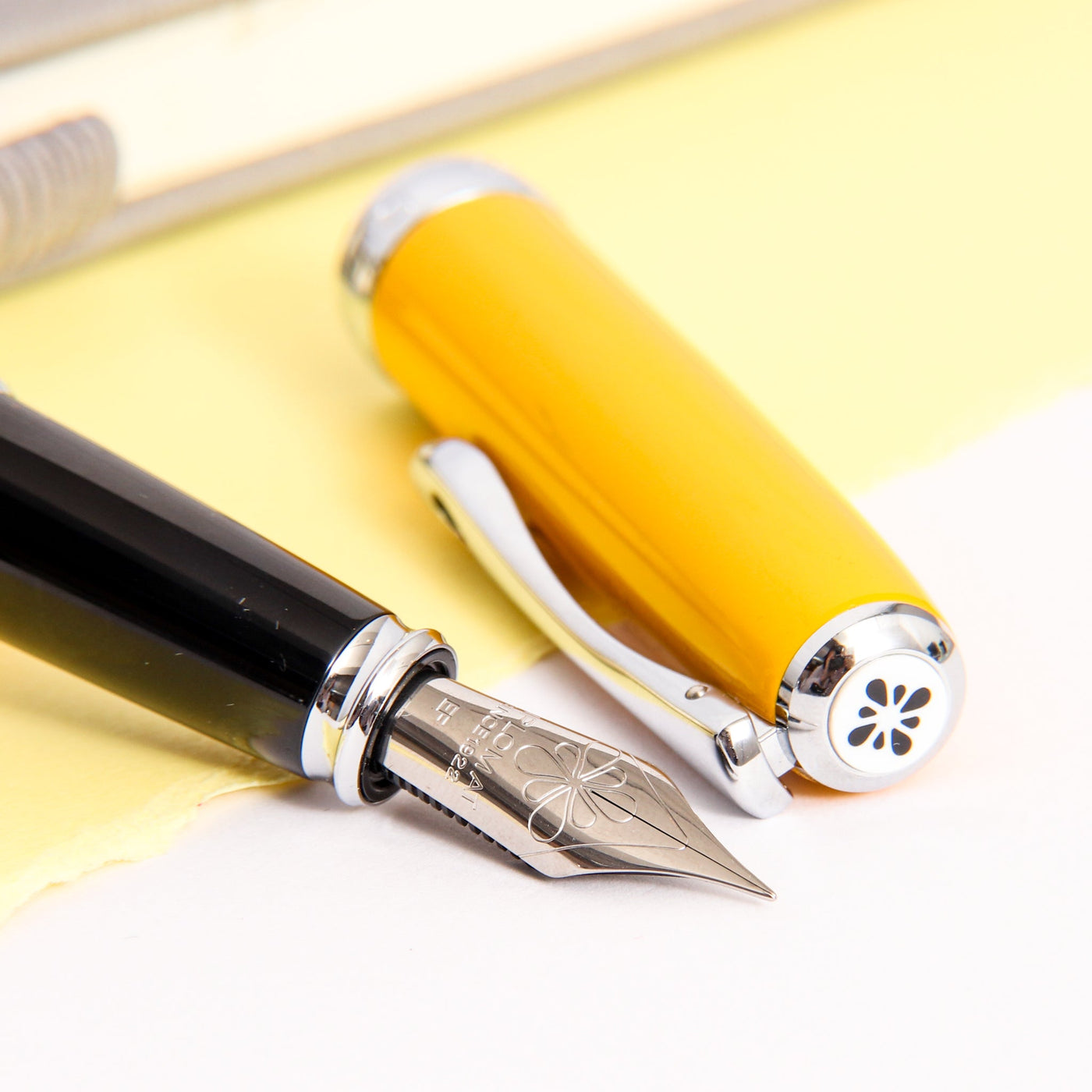 Diplomat-Excellence-A2-Yellow-Chrome-Fountain-Pen-Nib-Details