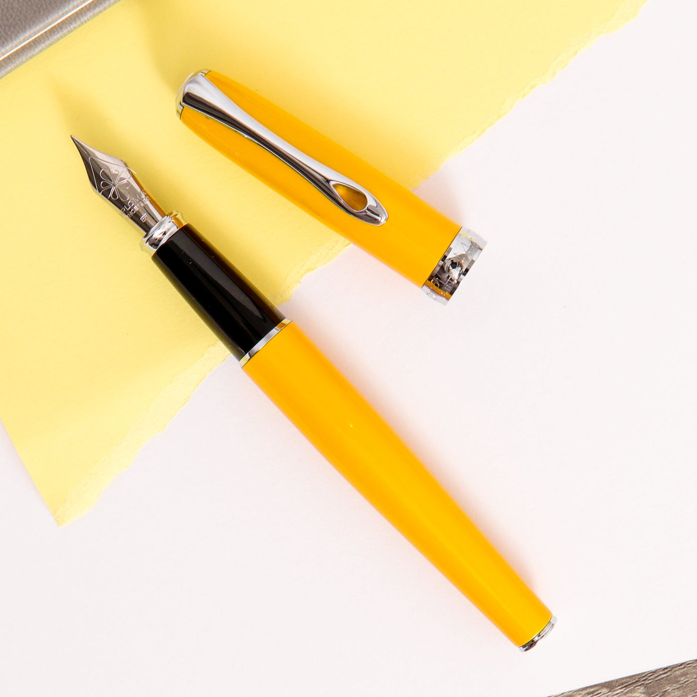 Diplomat-Excellence-A2-Yellow-Chrome-Fountain-Pen-With-Silver-Trim
