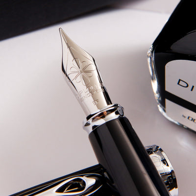 Diplomat-Excellence-A+Wave-Black-Fountain-Pen-Gift-Set-Steel-Nib
