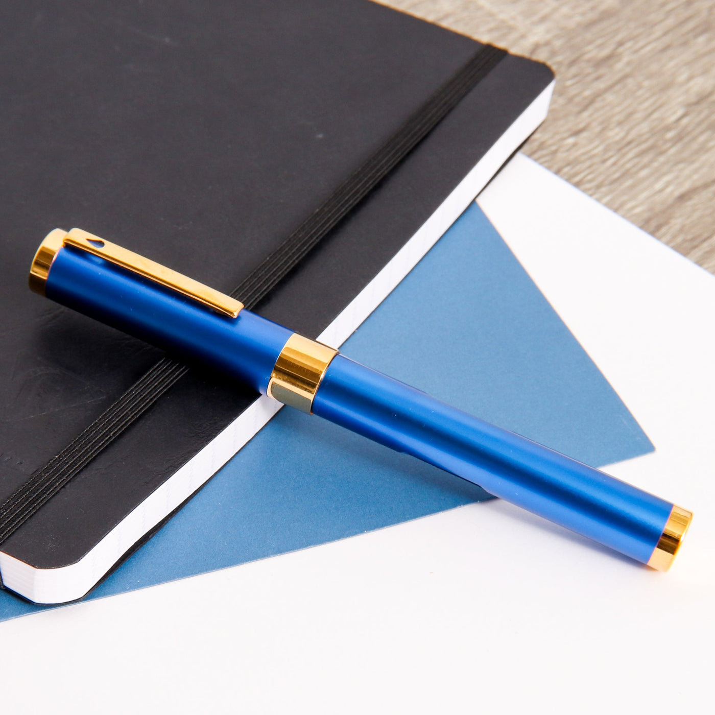 Diplomat-Nexus-Blue-&-Gold-Fountain-Pen-Capped