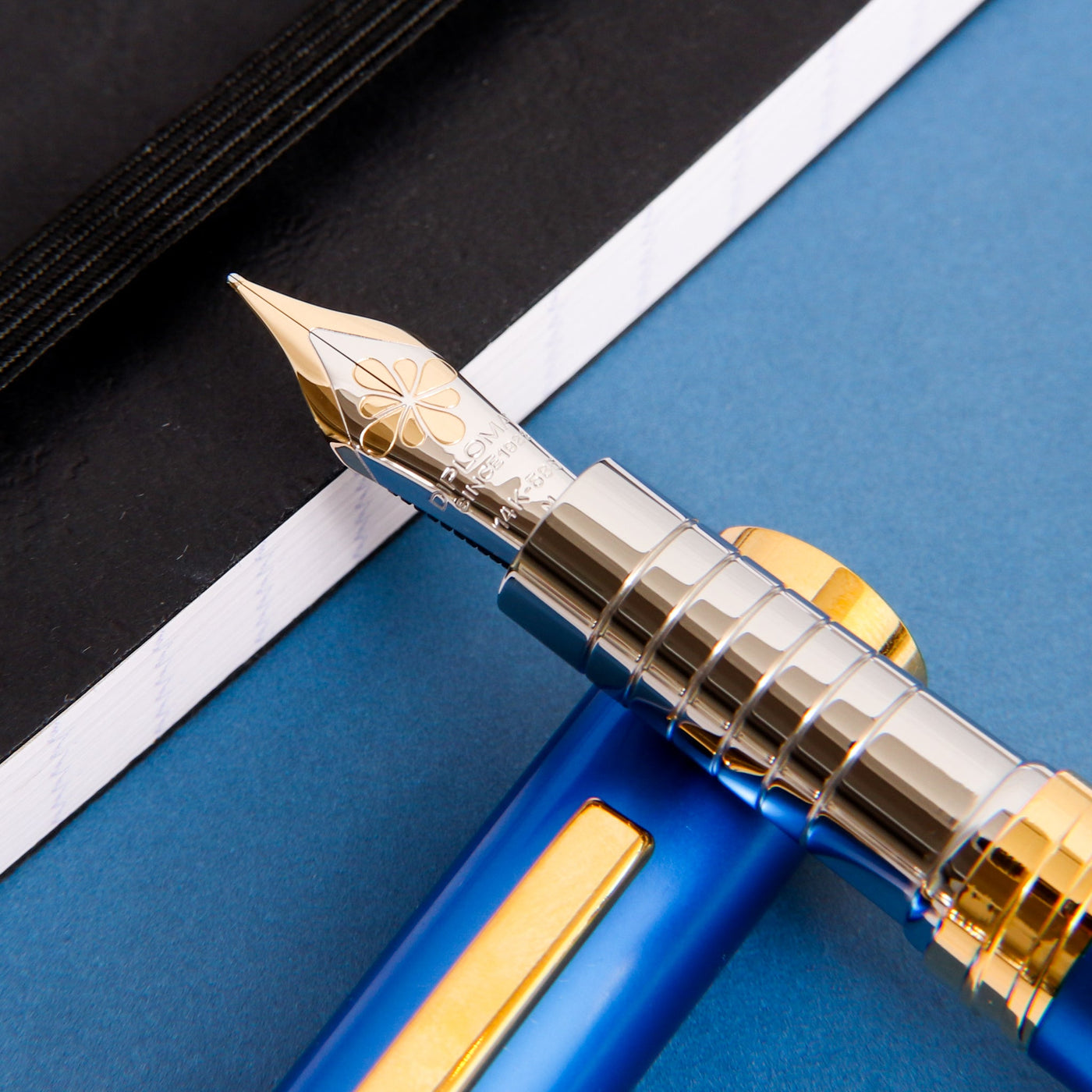 Diplomat-Nexus-Blue-&-Gold-Fountain-Pen-Nib