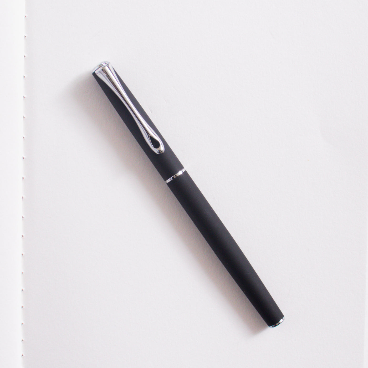 Diplomat Traveller Lapis Black Fountain Pen