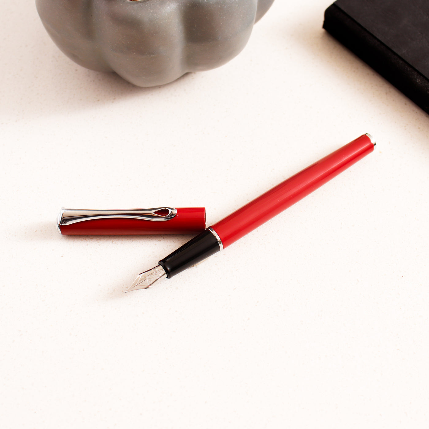 Diplomat Traveller Red Fountain Pen