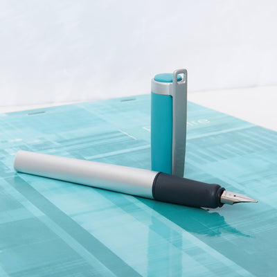LAMY Nexx M Smaragd Emerald Green Fountain Pen Uncapped