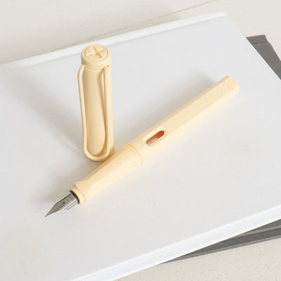 LAMY Safari 2022 Cozy Cream Fountain Pen