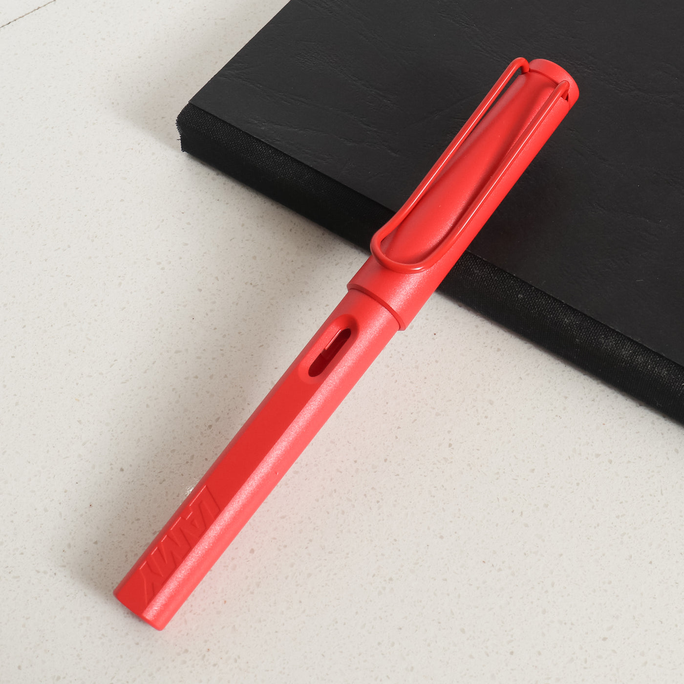 LAMY Safari 2022 Cozy Strawberry Fountain Pen