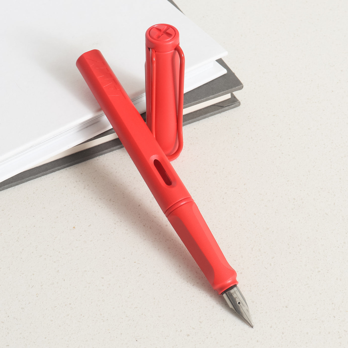 LAMY Safari 2022 Cozy Strawberry Fountain Pen