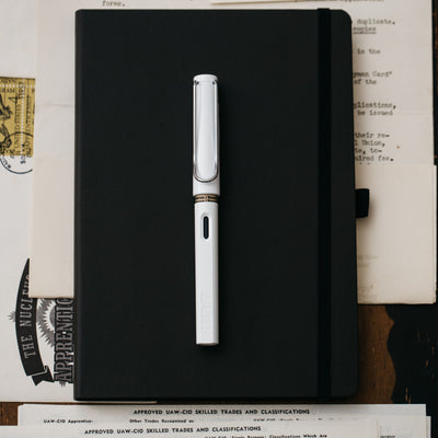 Lamy Safari White Fountain Pen