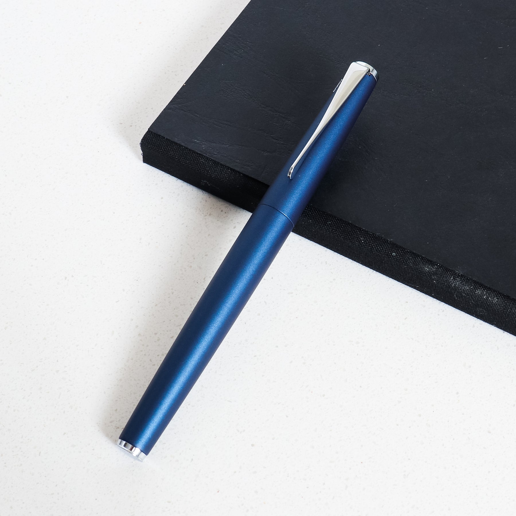 Stylo Plume Moyenne LAMY Studio Bleu Impérial