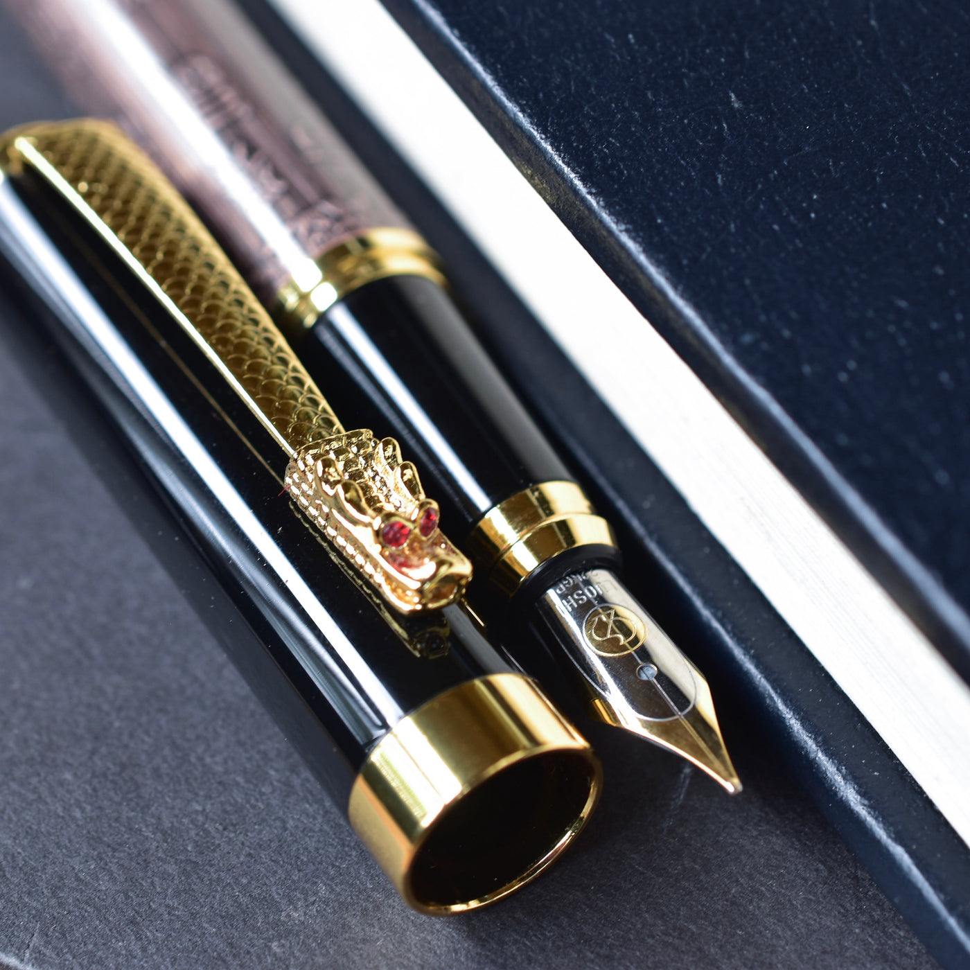 Luoshi Antique Bronze Dragon Fountain Pen Truphae