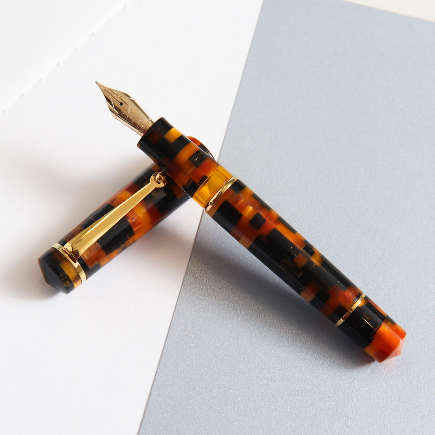 Maiora Alpha K Oroarancio Fountain Pen