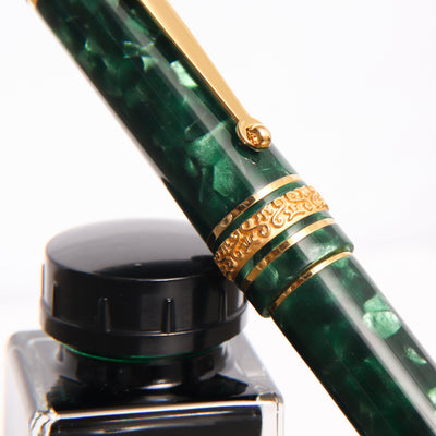 Maiora Alpha Smeraldo Gold Trim Limited Edition 38 Fountain Pen Center Band