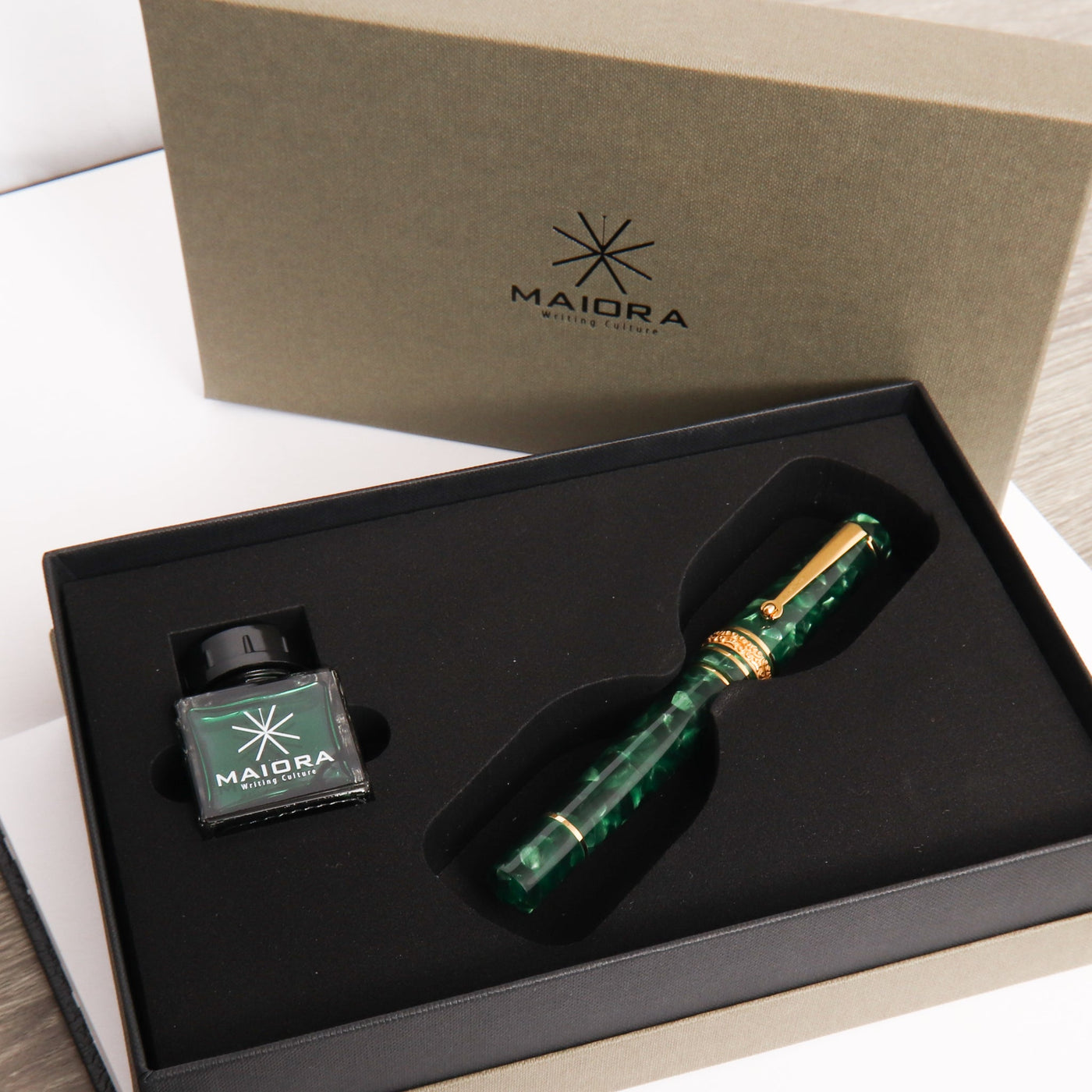 Maiora Alpha Smeraldo Gold Trim Limited Edition 38 Fountain Pen Inside Packaging