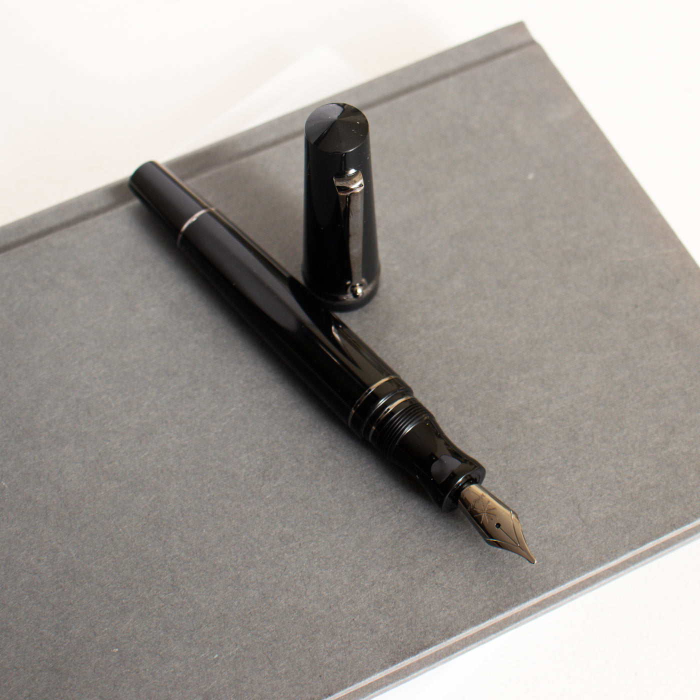 Maiora Aventus Mirror Black & Ruthenium Fountain Pen