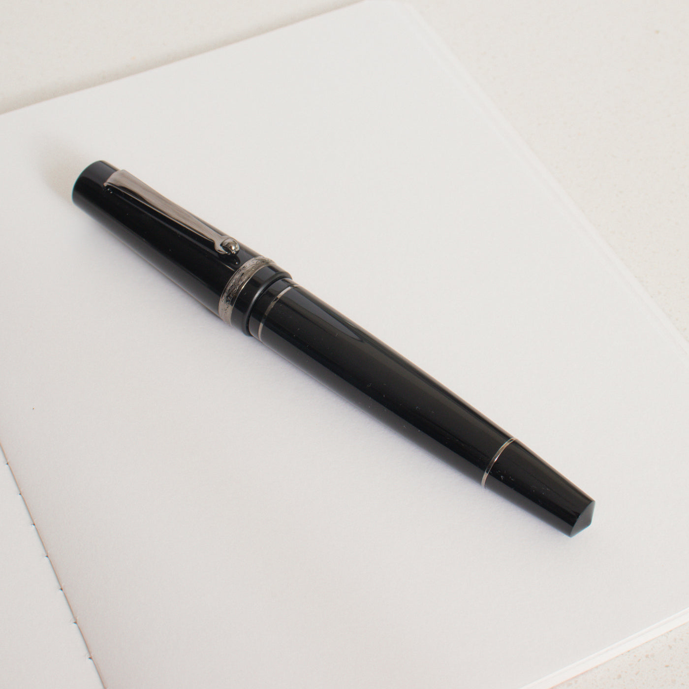 Maiora Aventus Mirror Black & Ruthenium Fountain Pen