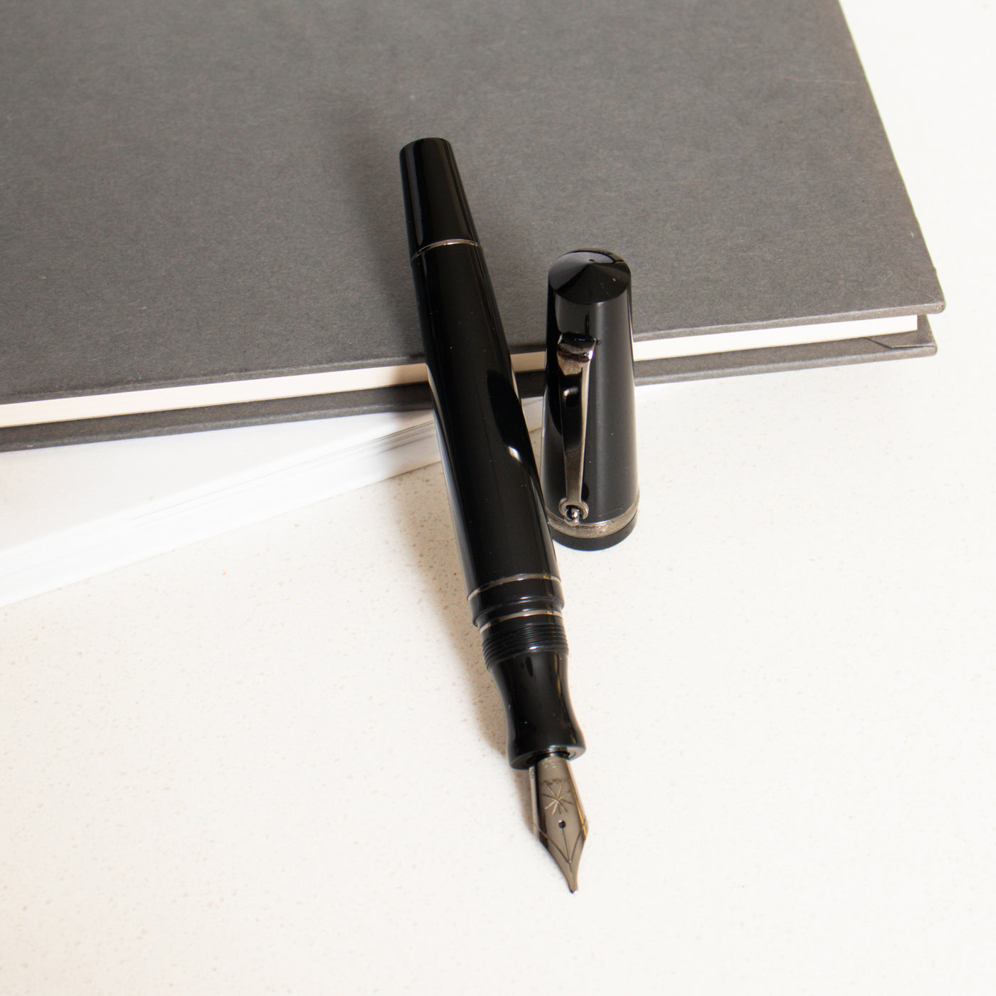 Maiora Aventus Mirror Black & Ruthenium Fountain Pen