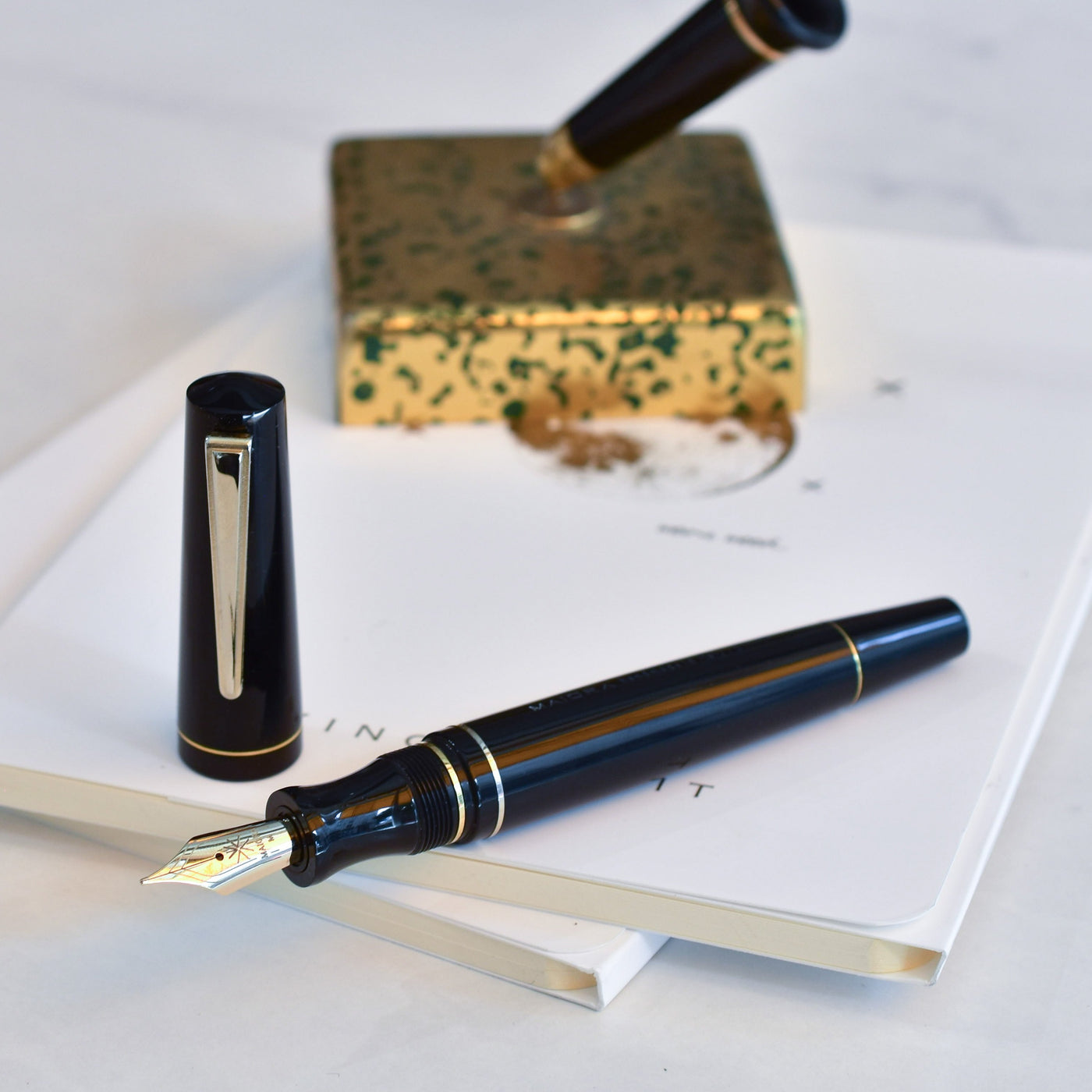 Maiora Impronte Mirror Black Fountain Pen